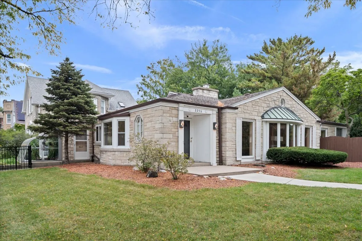 2256 W Birchwood Avenue IL