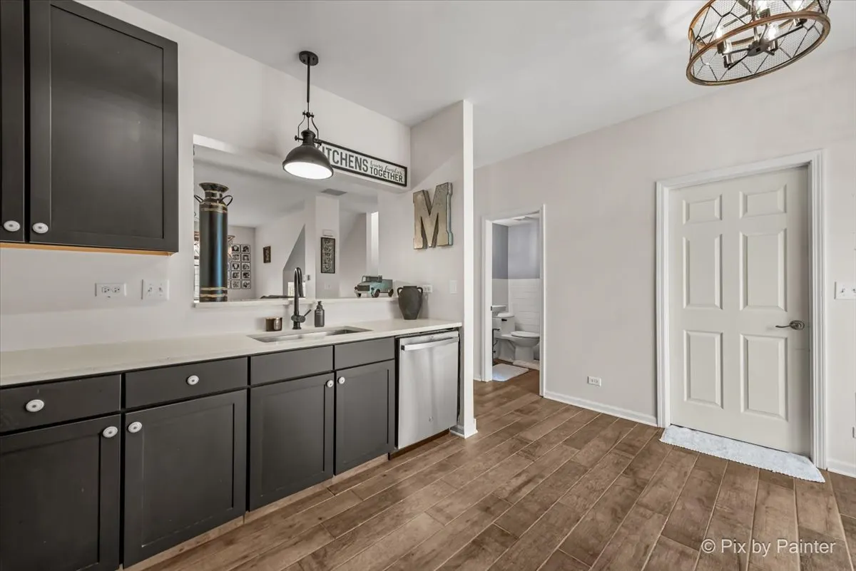 659 S Rosehall Lane IL