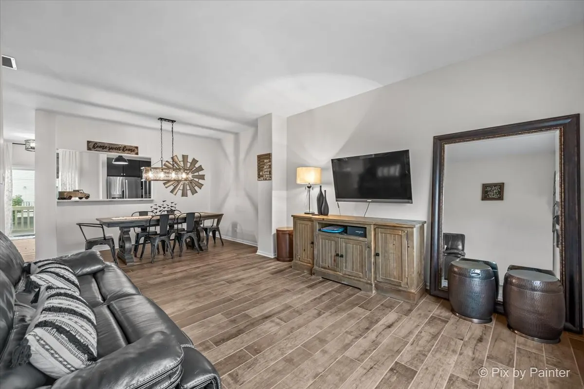 659 S Rosehall Lane IL
