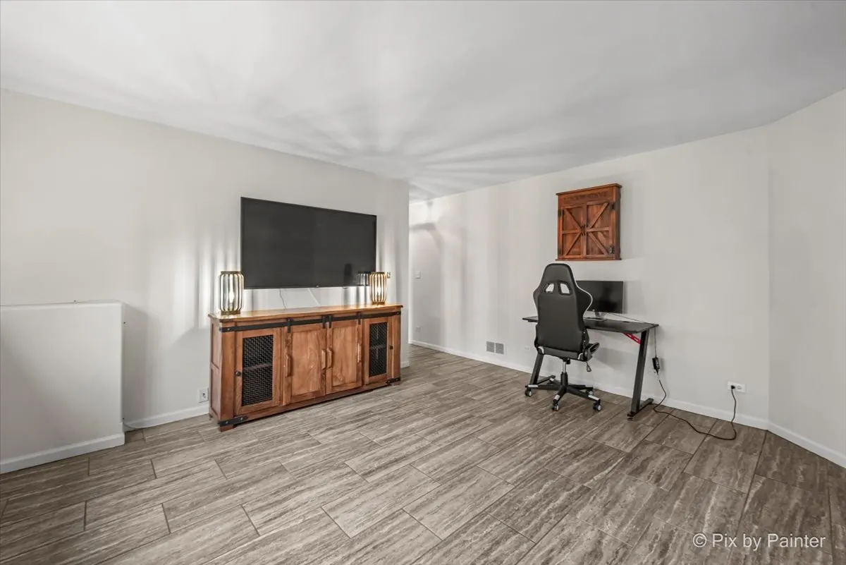 659 S Rosehall Lane IL