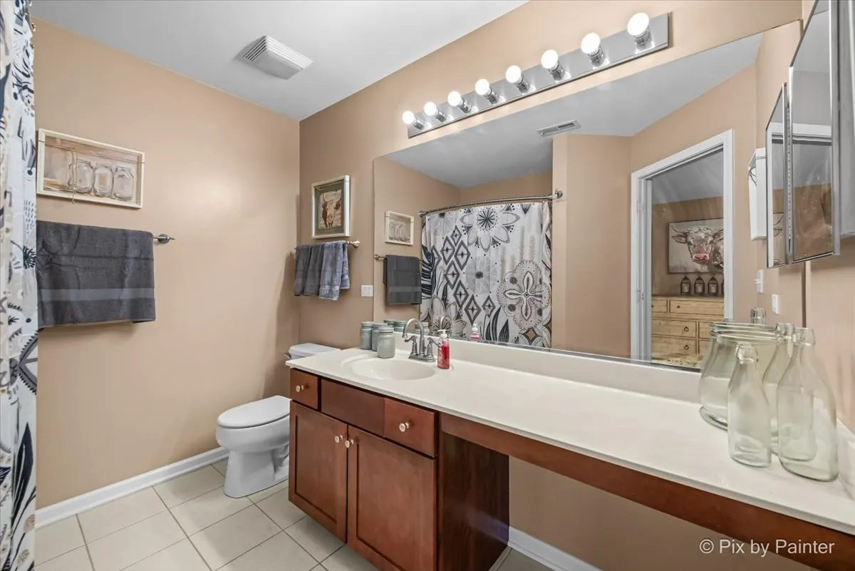 659 S Rosehall Lane IL