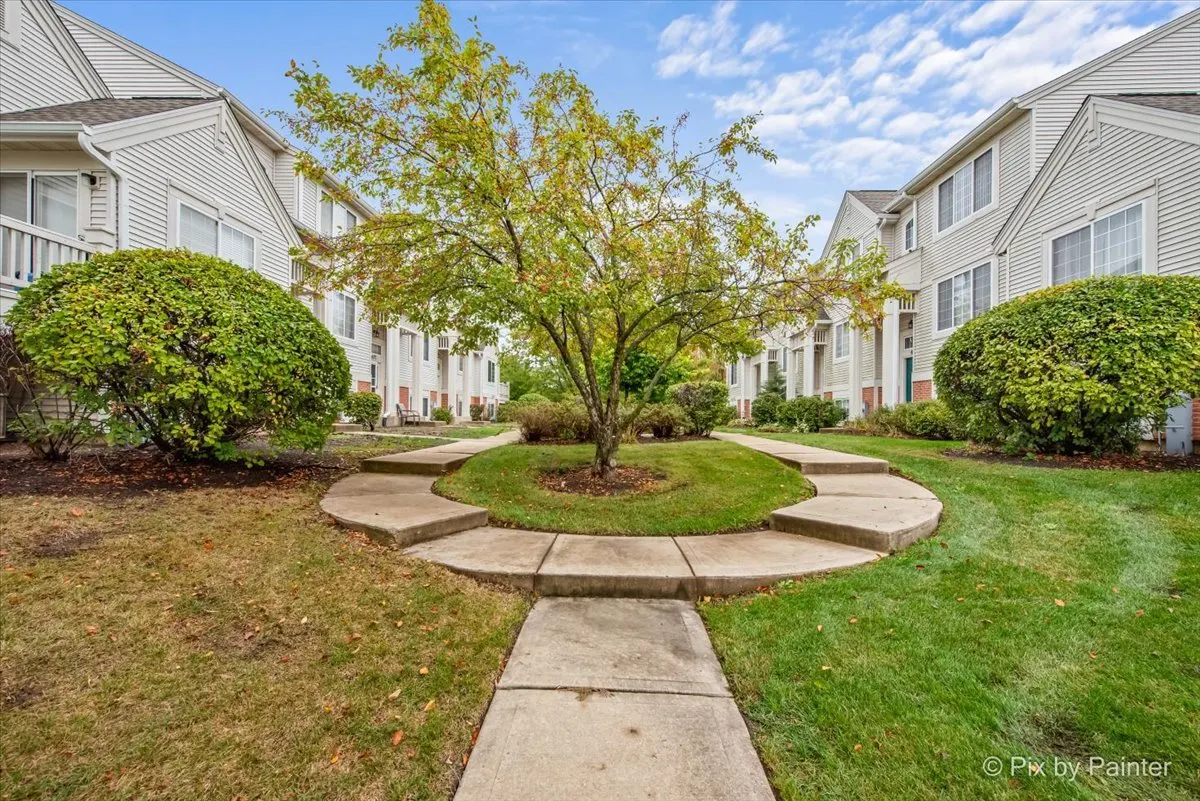 659 S Rosehall Lane IL