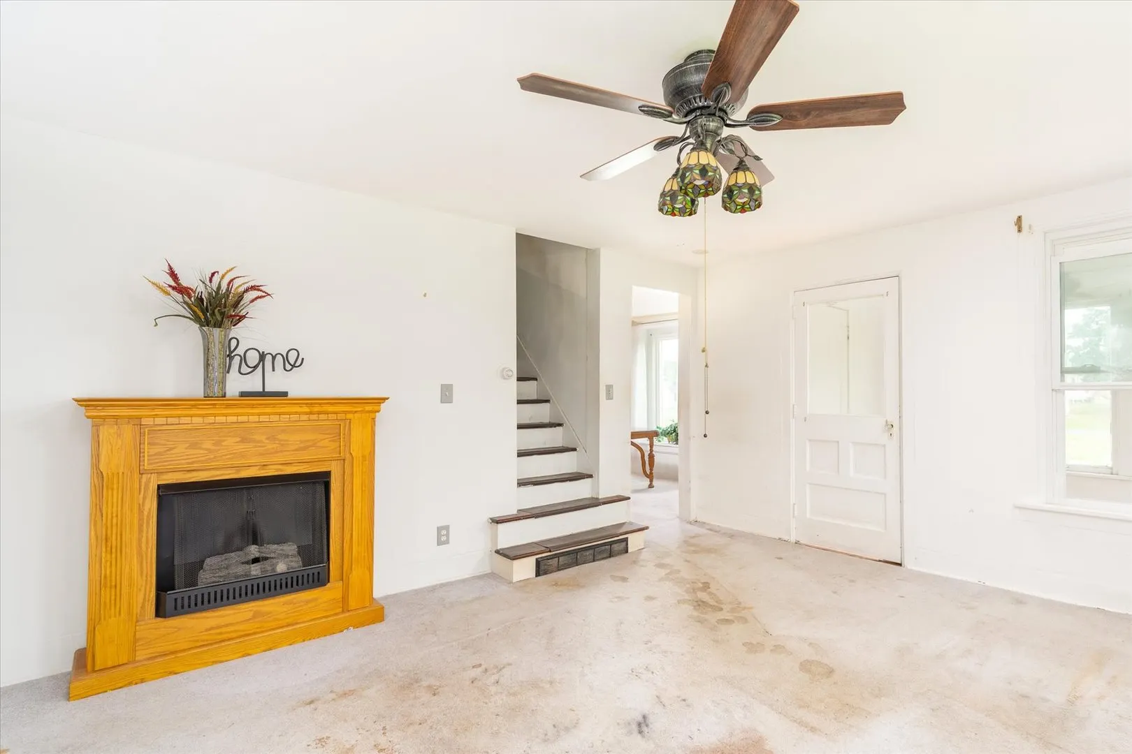 107 E Long Street IL