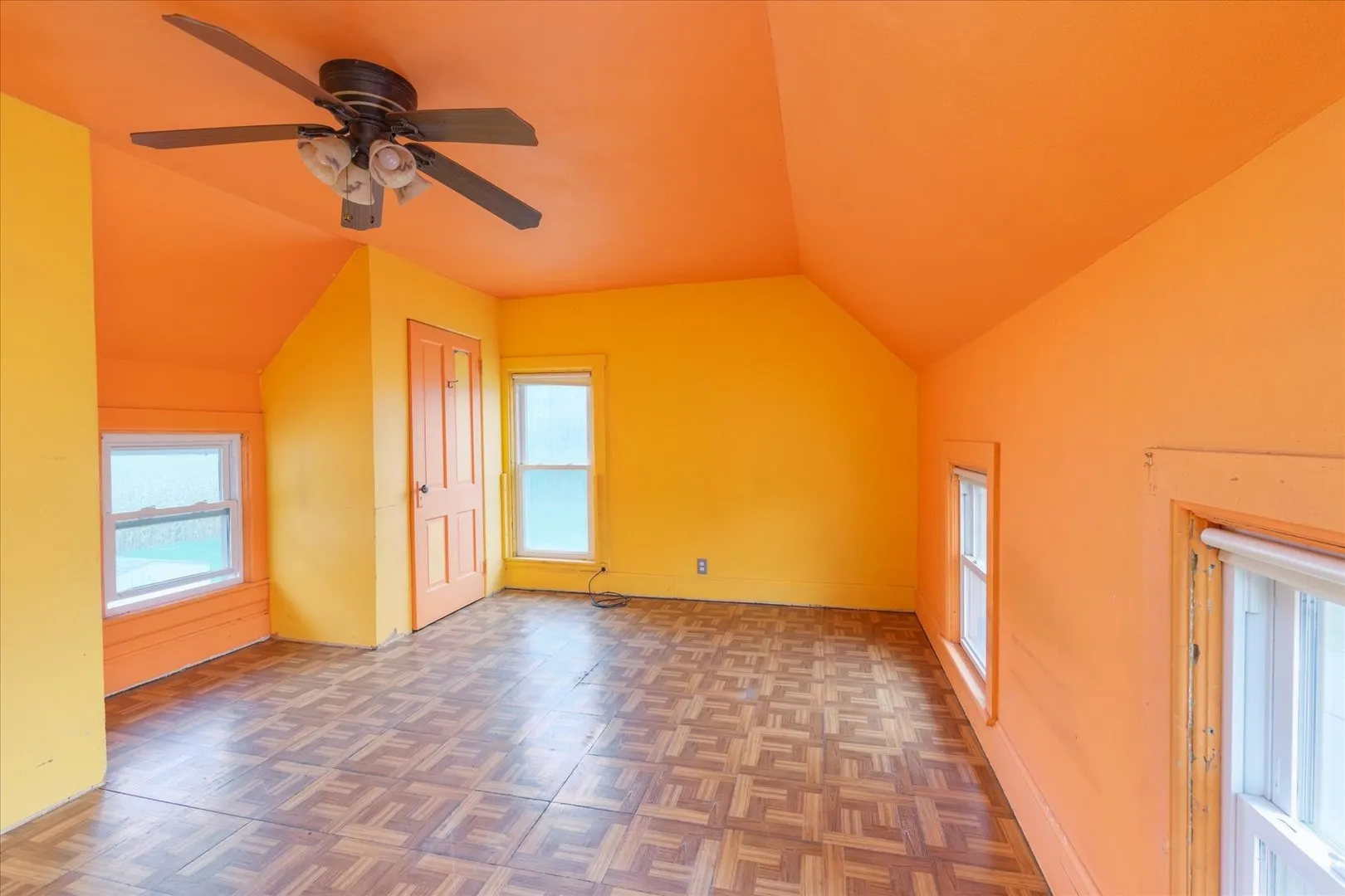107 E Long Street IL