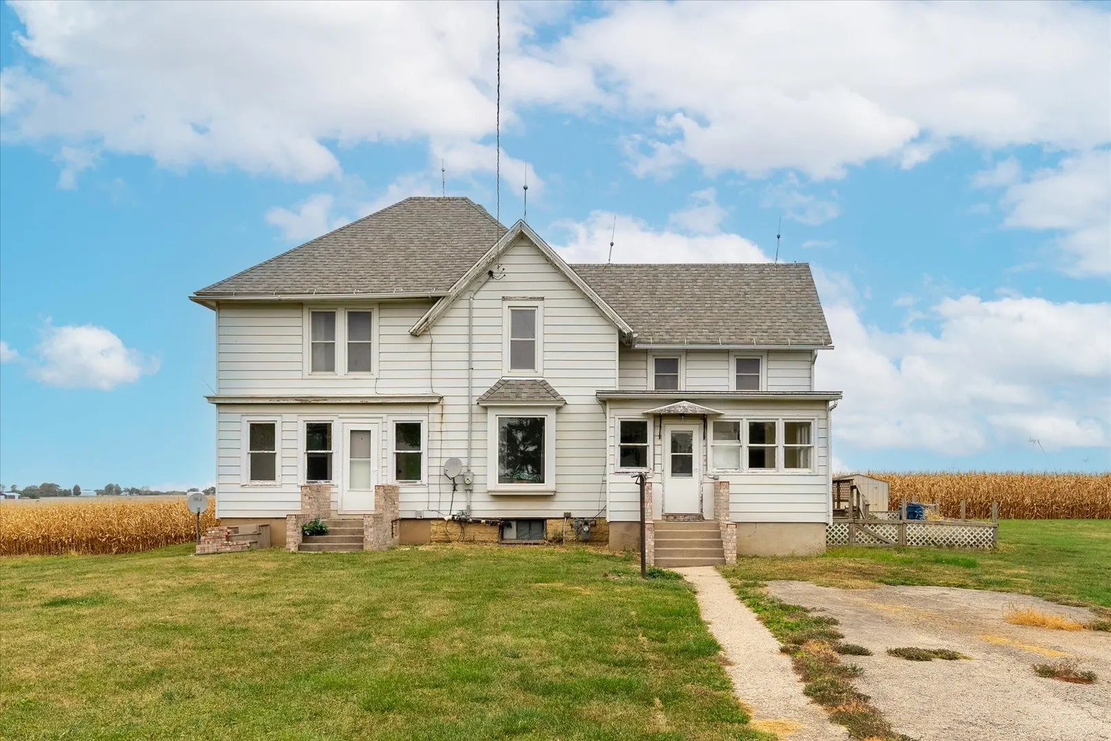 107 E Long Street IL