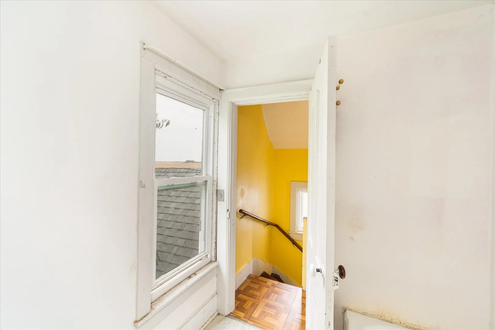 107 E Long Street IL