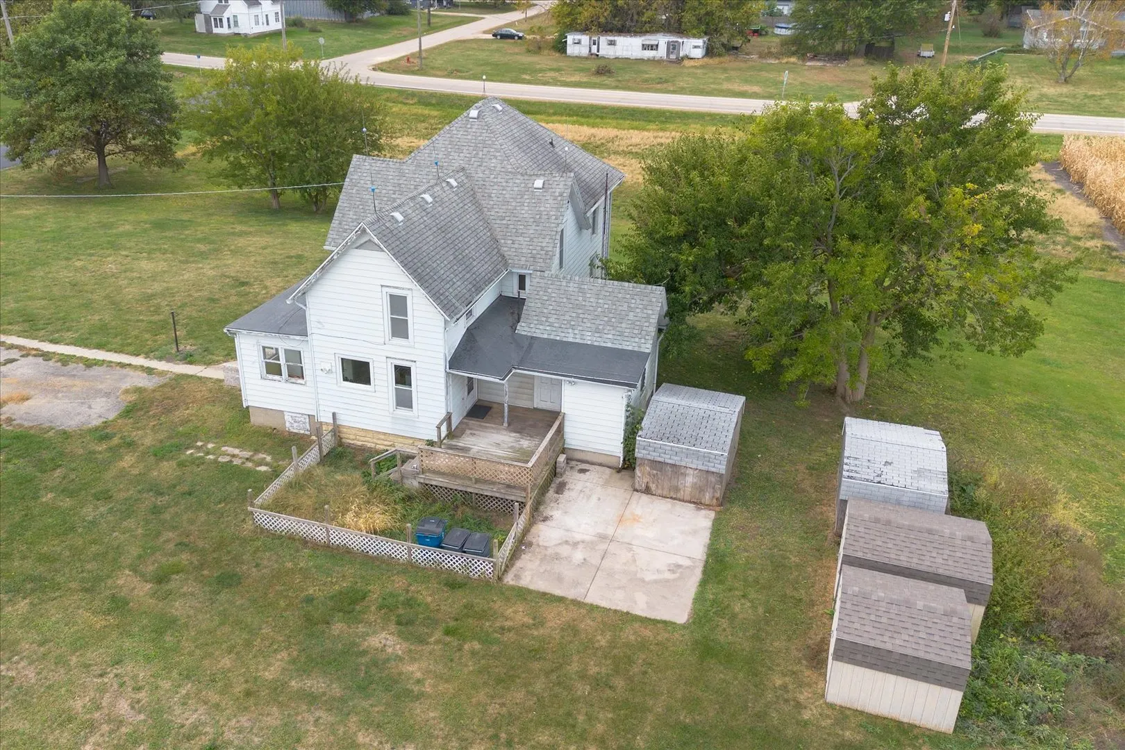 107 E Long Street IL