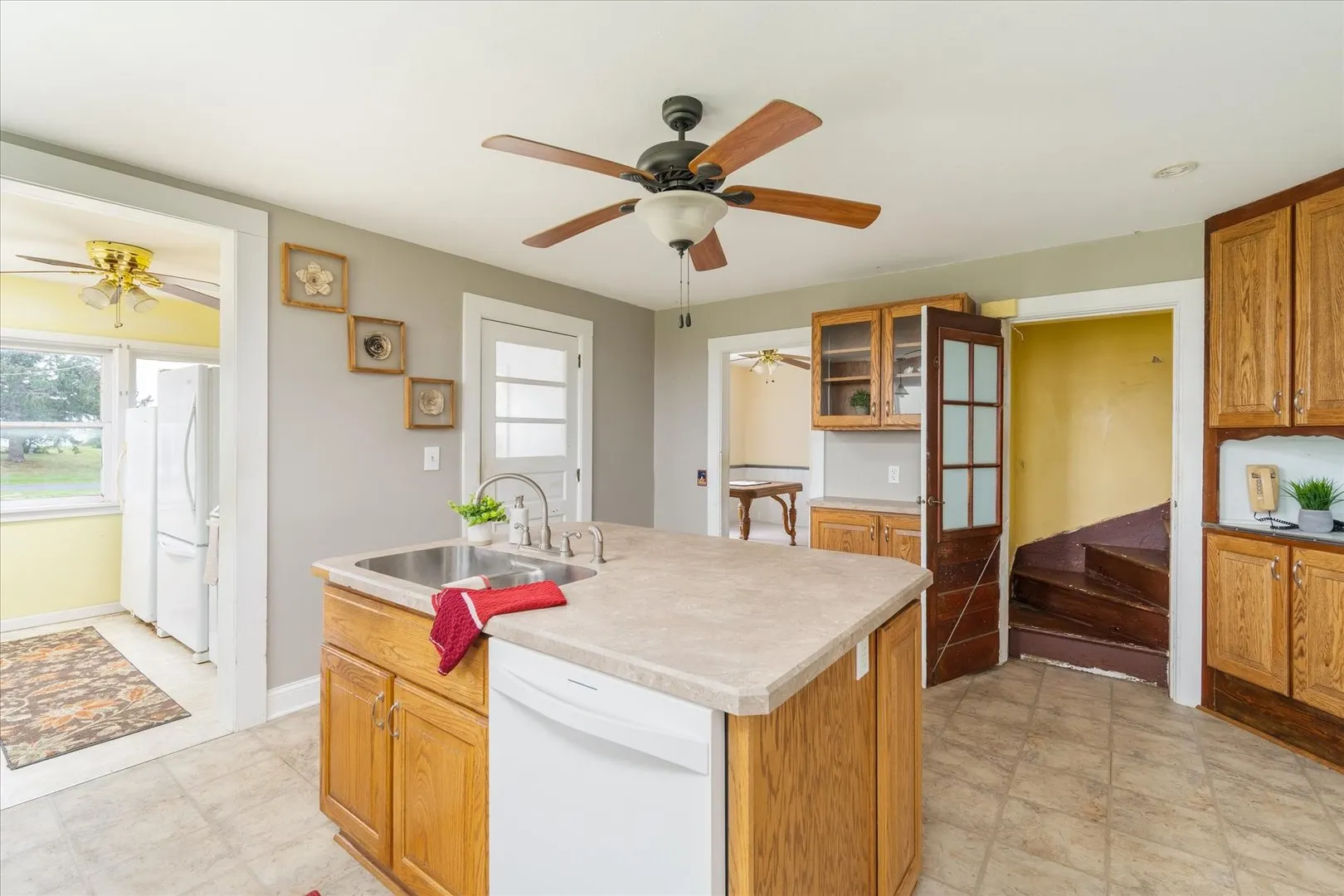 107 E Long Street IL
