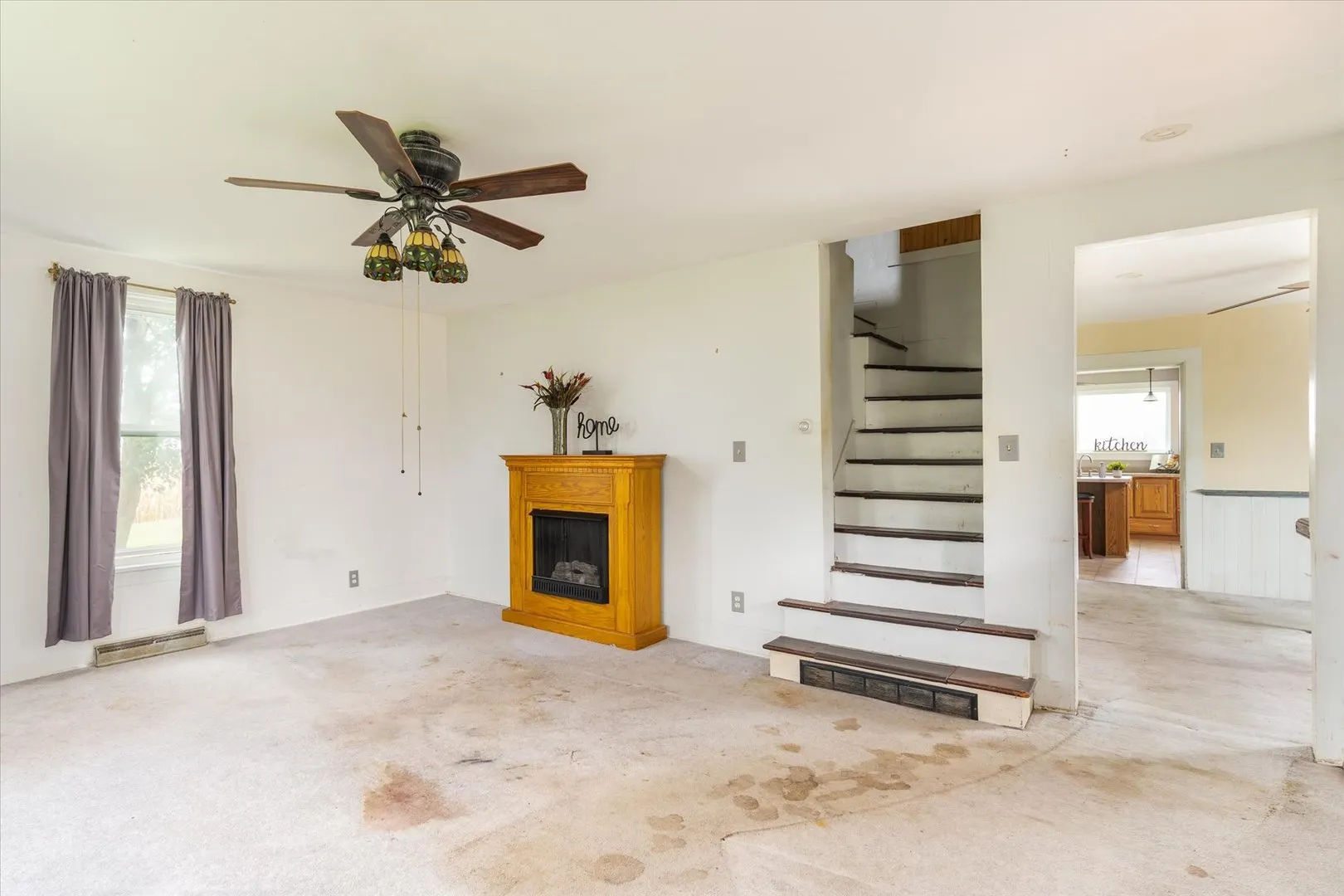 107 E Long Street IL