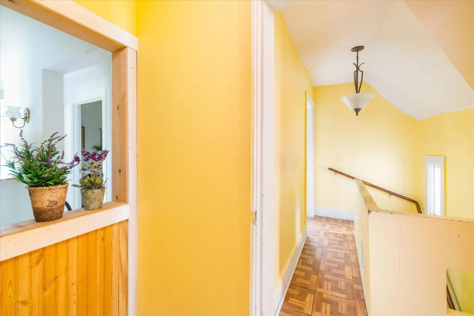 107 E Long Street IL