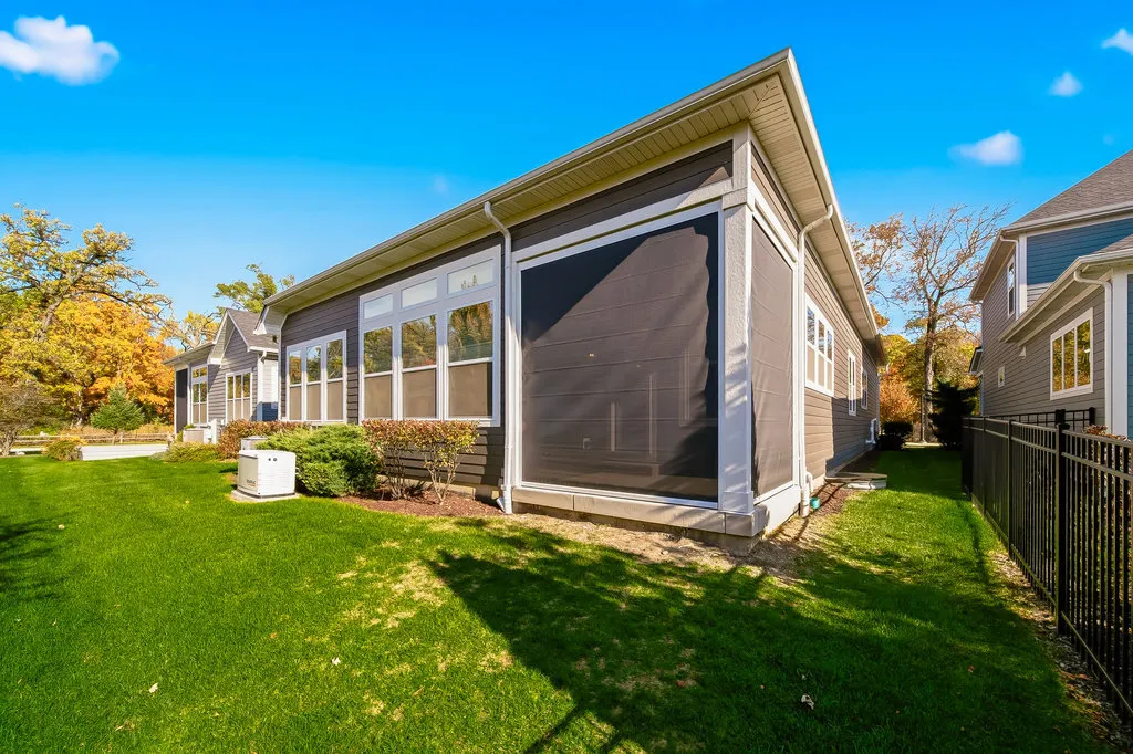 1053 Ironwood Court IL