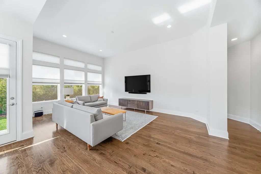 1053 Ironwood Court IL