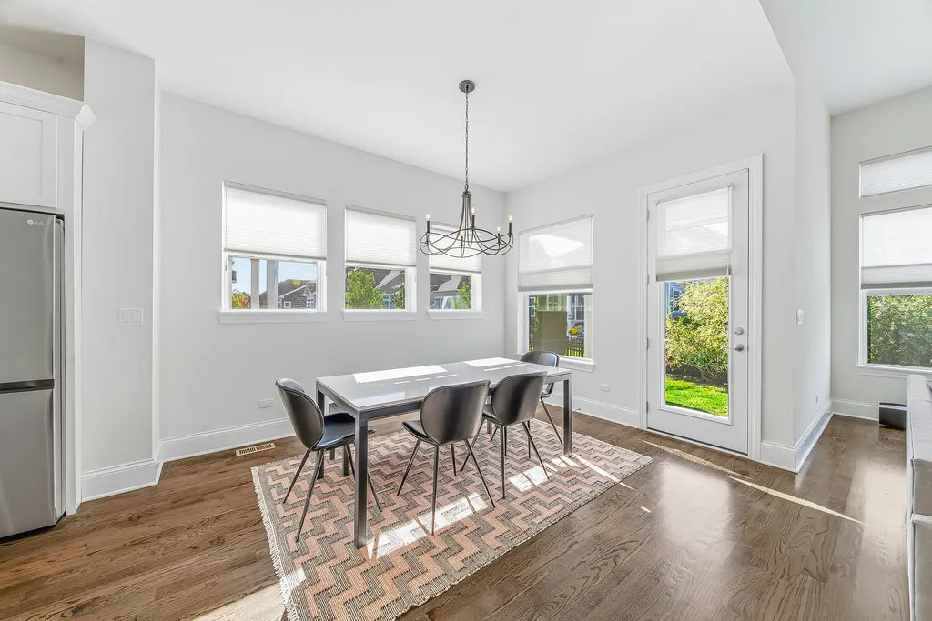 1053 Ironwood Court IL