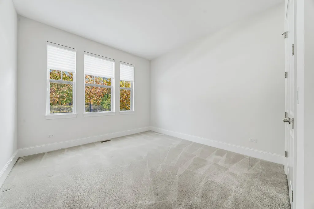 1053 Ironwood Court IL