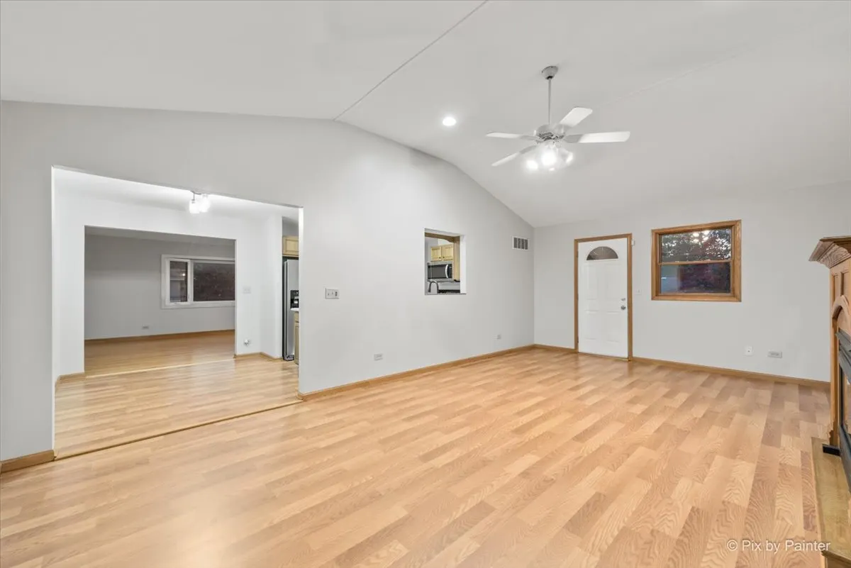 1842 Country Knoll Lane IL