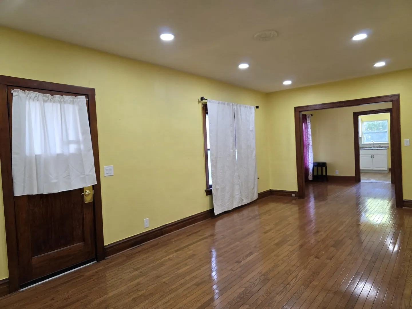803 Broadway Avenue IL