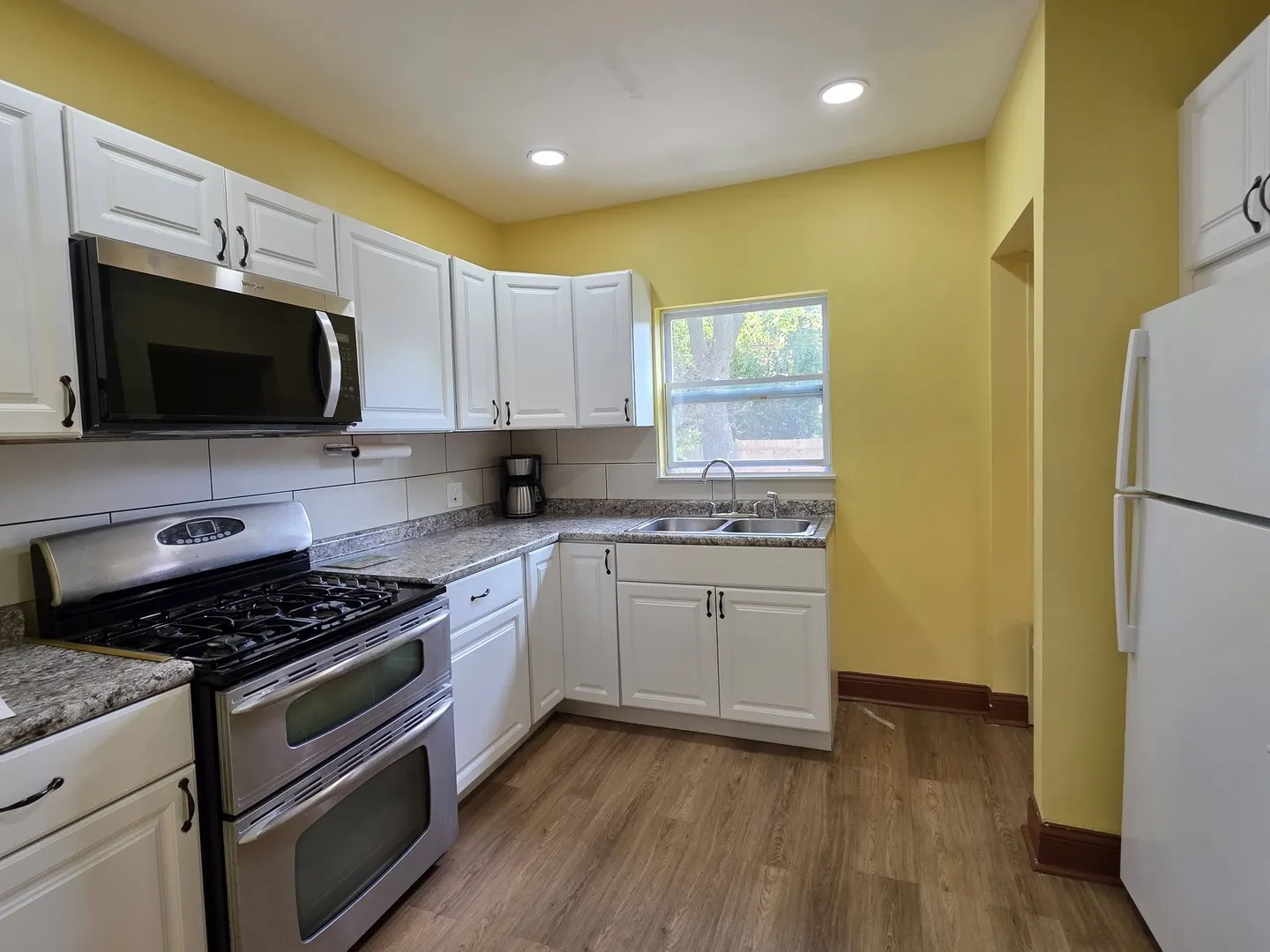 803 Broadway Avenue IL