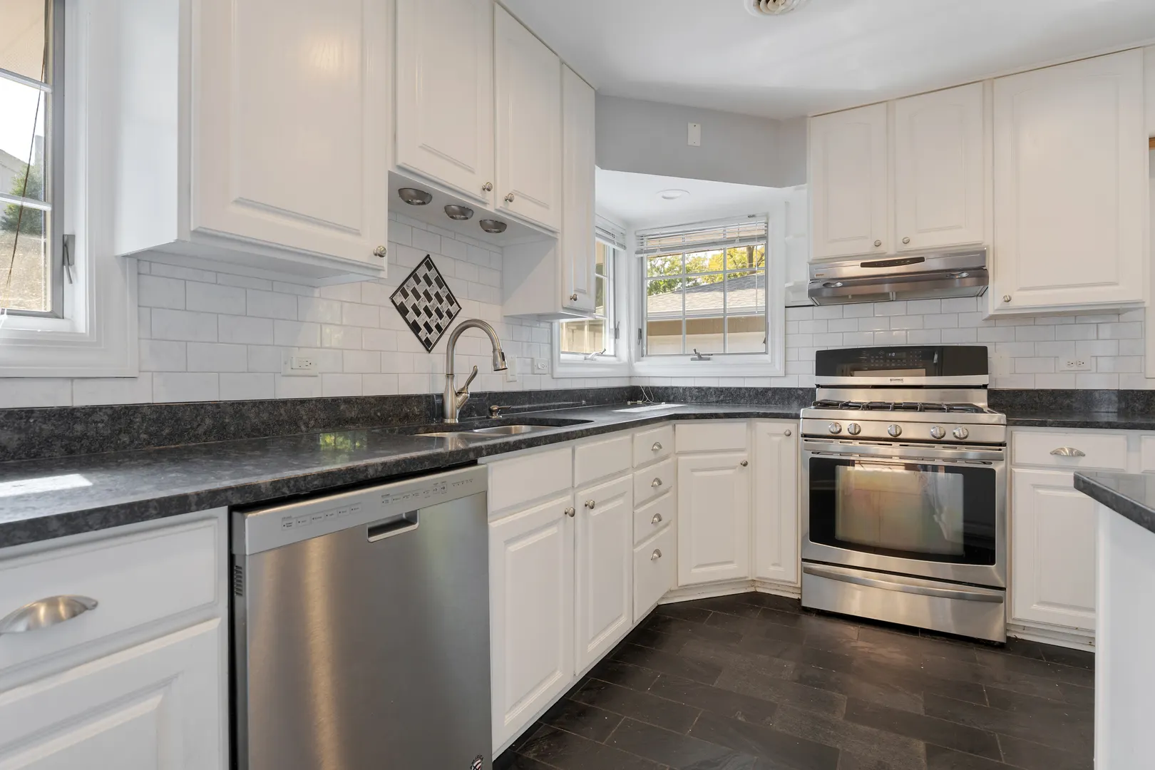 240 Scott Avenue IL