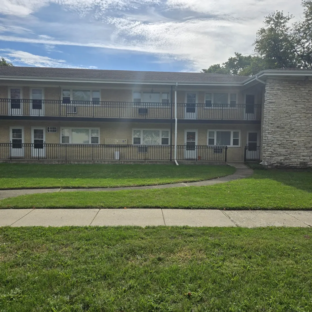 1817 W TOUHY Avenue 2E IL