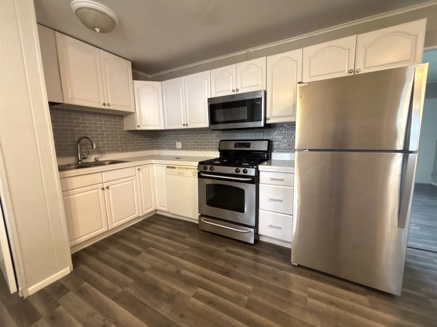 826 S Main Street IL