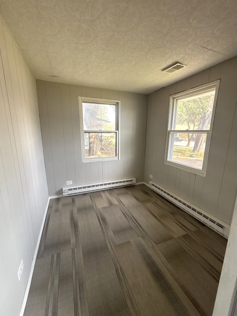 826 S Main Street IL