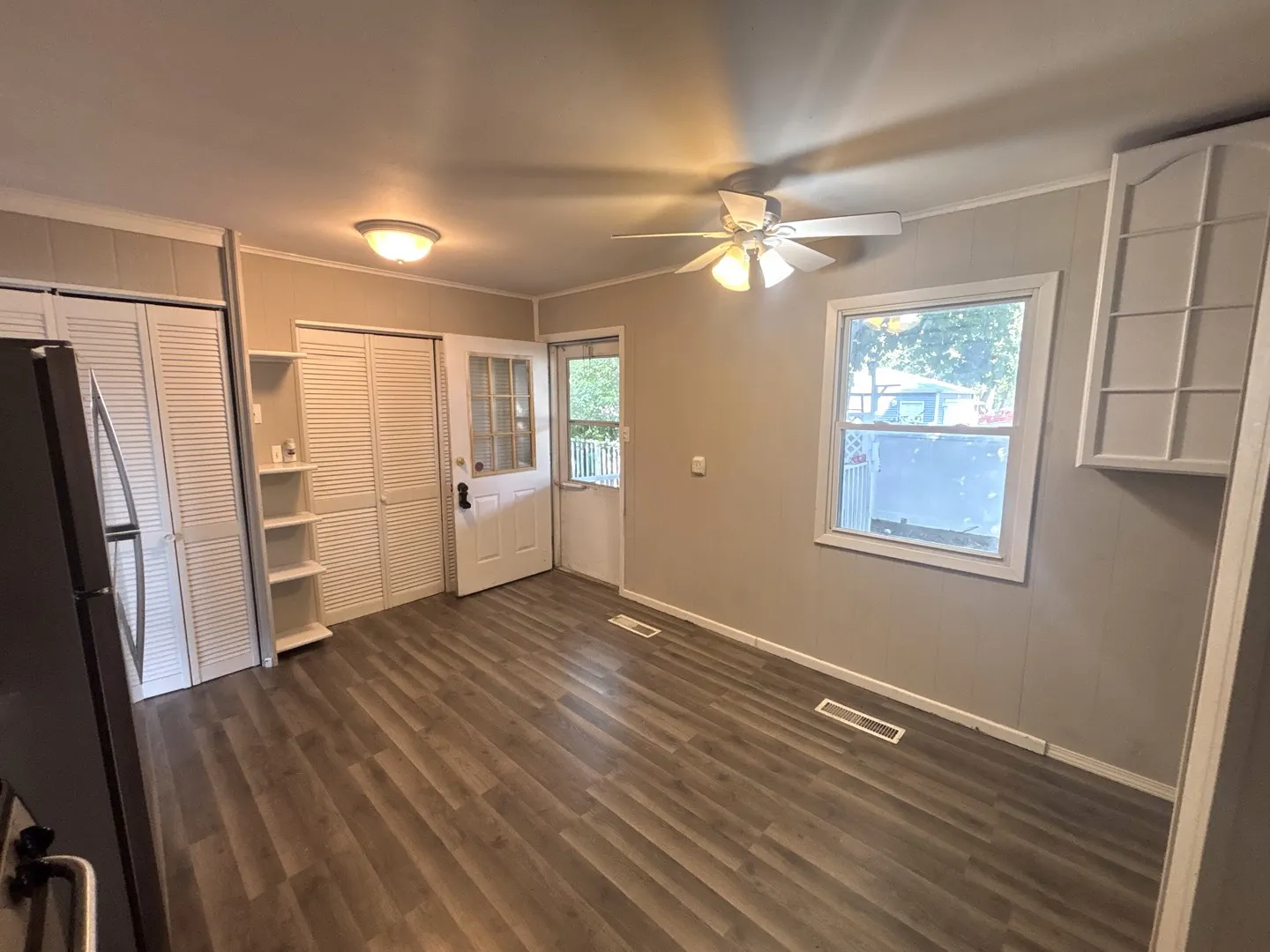 826 S Main Street IL