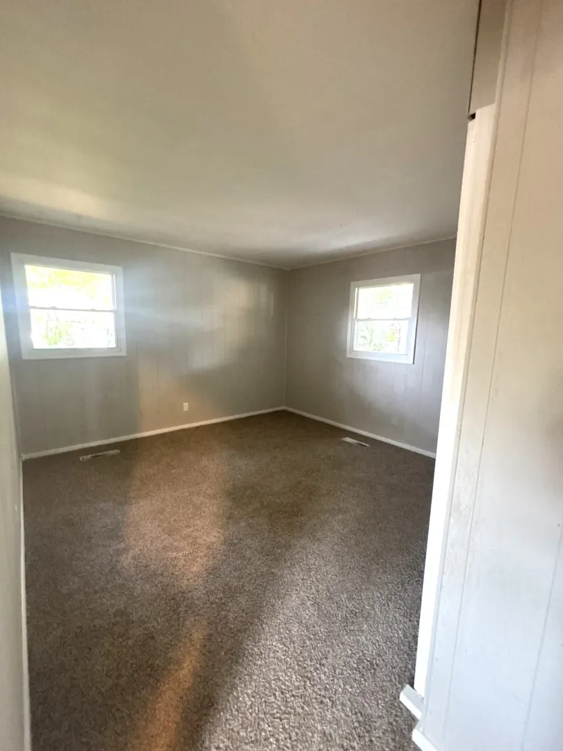826 S Main Street IL