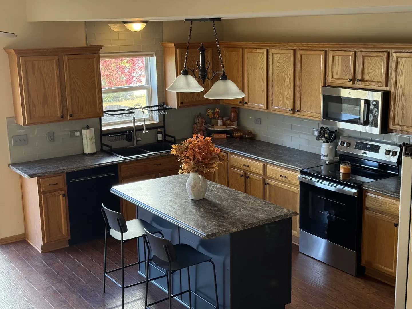 729 River Edge Circle IL