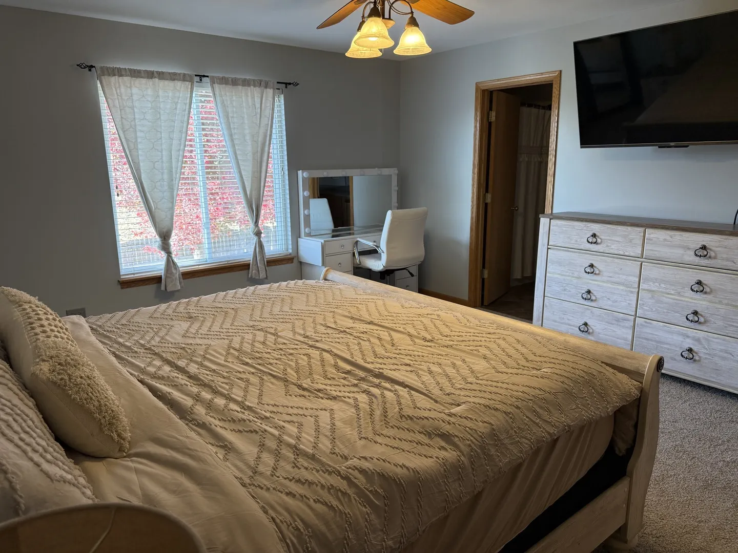 729 River Edge Circle IL