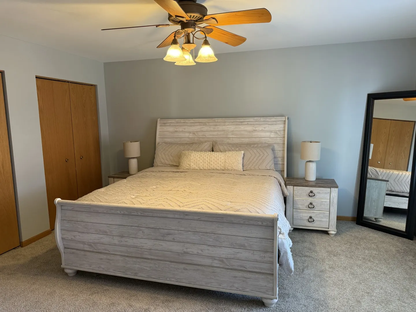 729 River Edge Circle IL