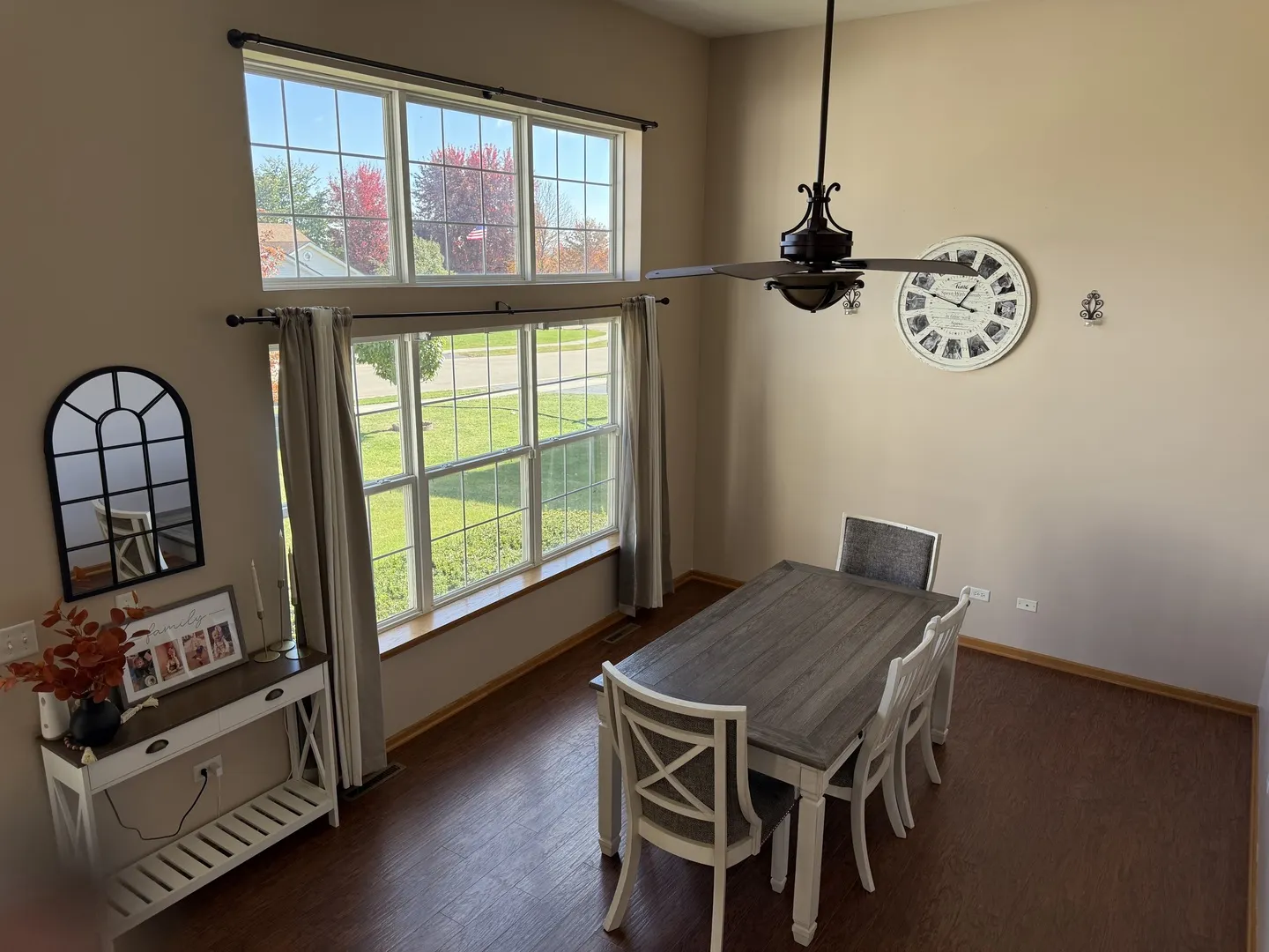 729 River Edge Circle IL