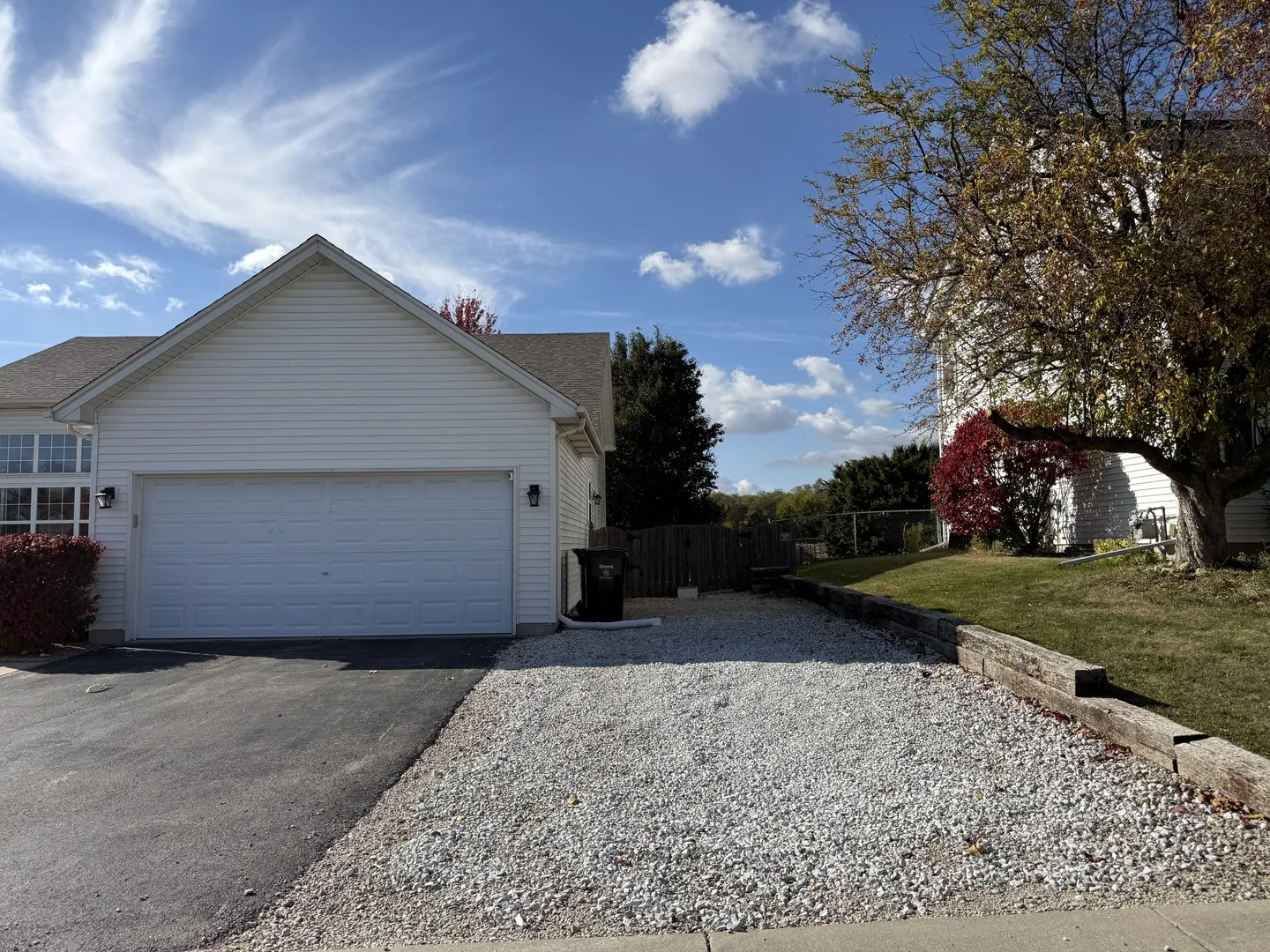 729 River Edge Circle IL