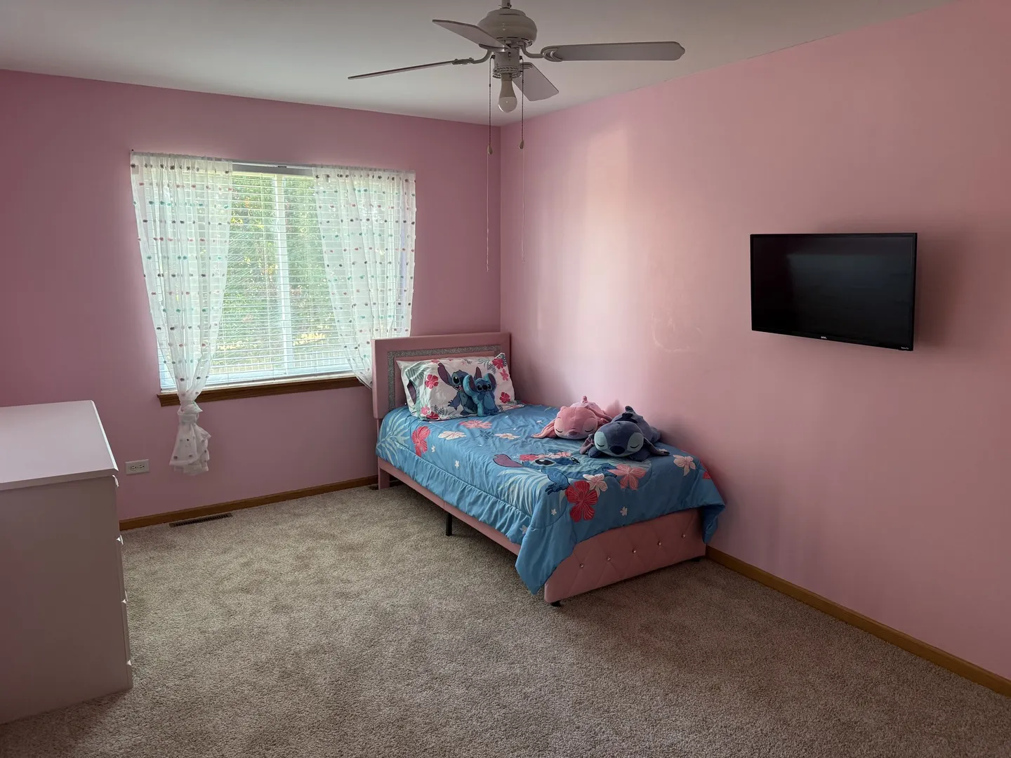 729 River Edge Circle IL