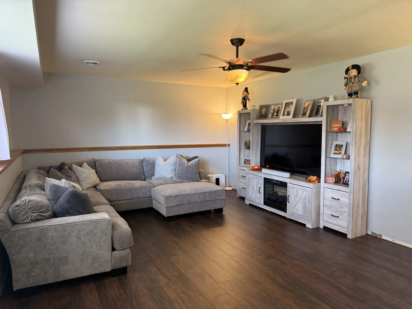 729 River Edge Circle IL