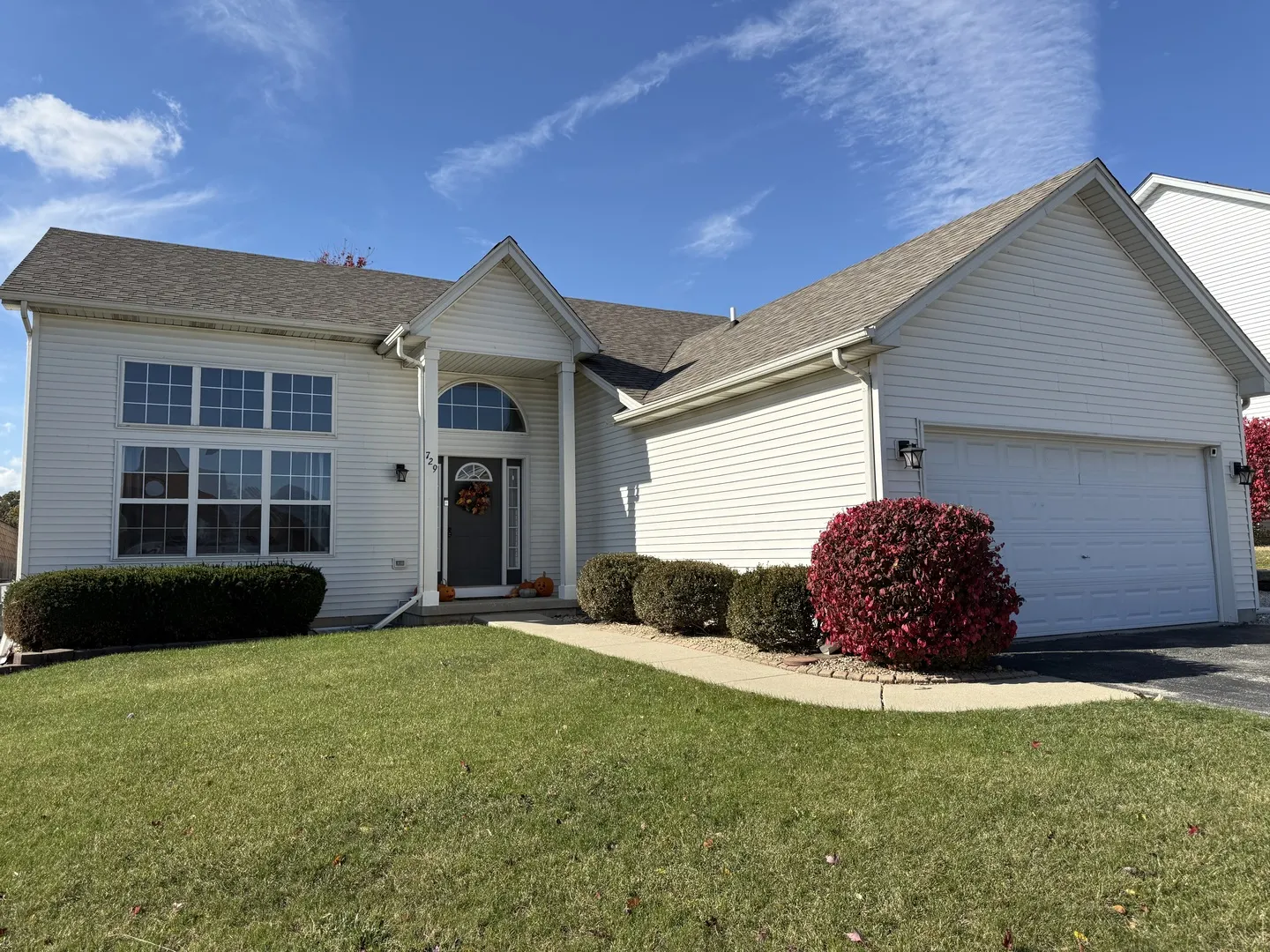 729 River Edge Circle IL