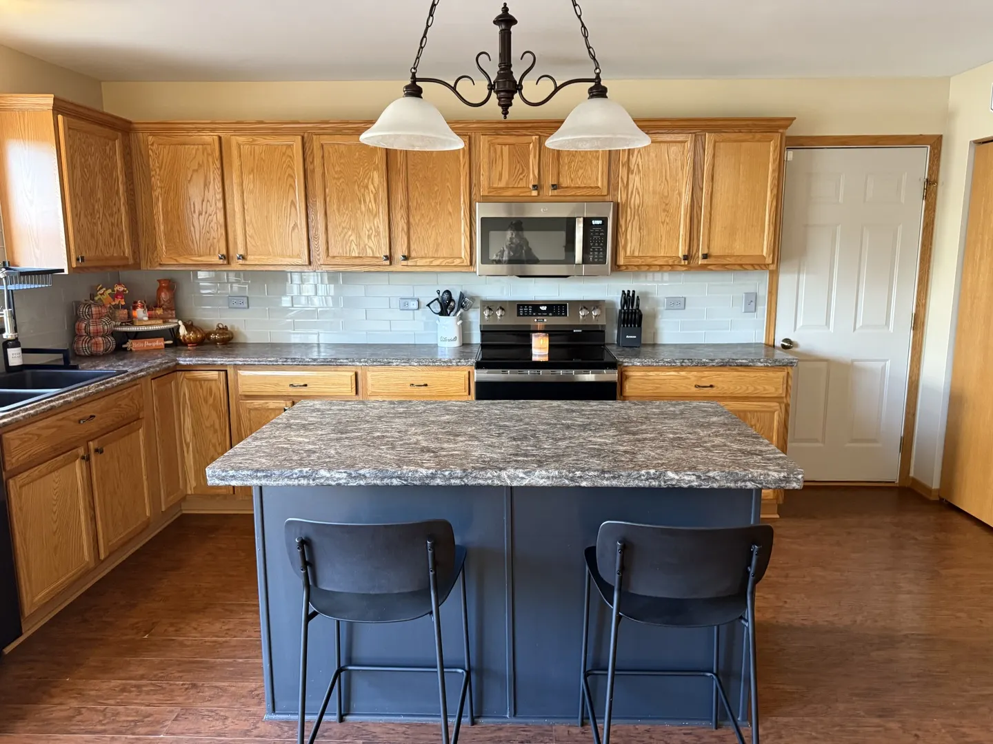 729 River Edge Circle IL