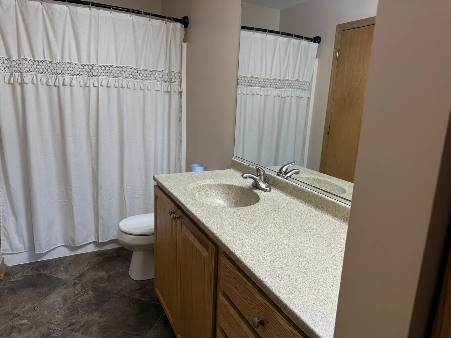 729 River Edge Circle IL