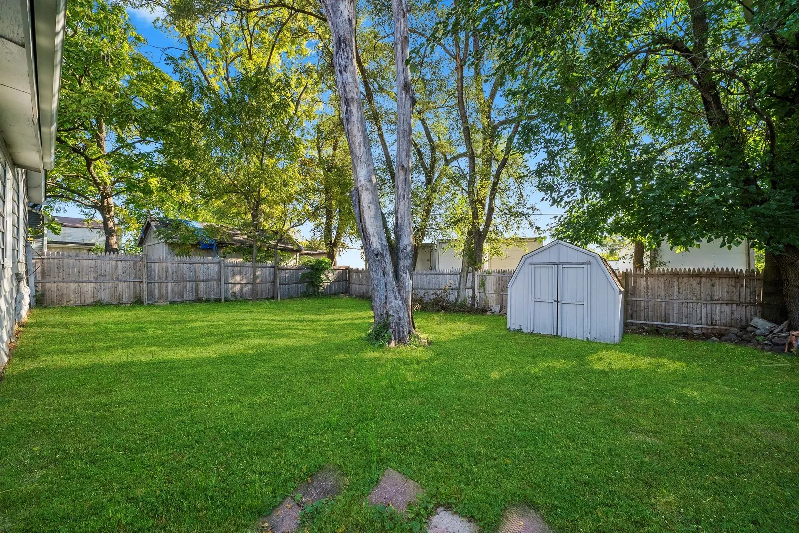 572 Middle Avenue IL