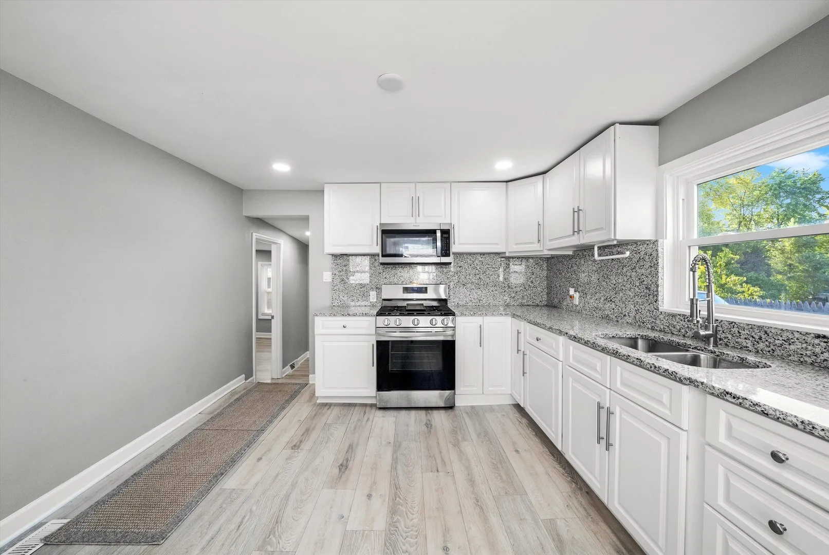 572 Middle Avenue IL