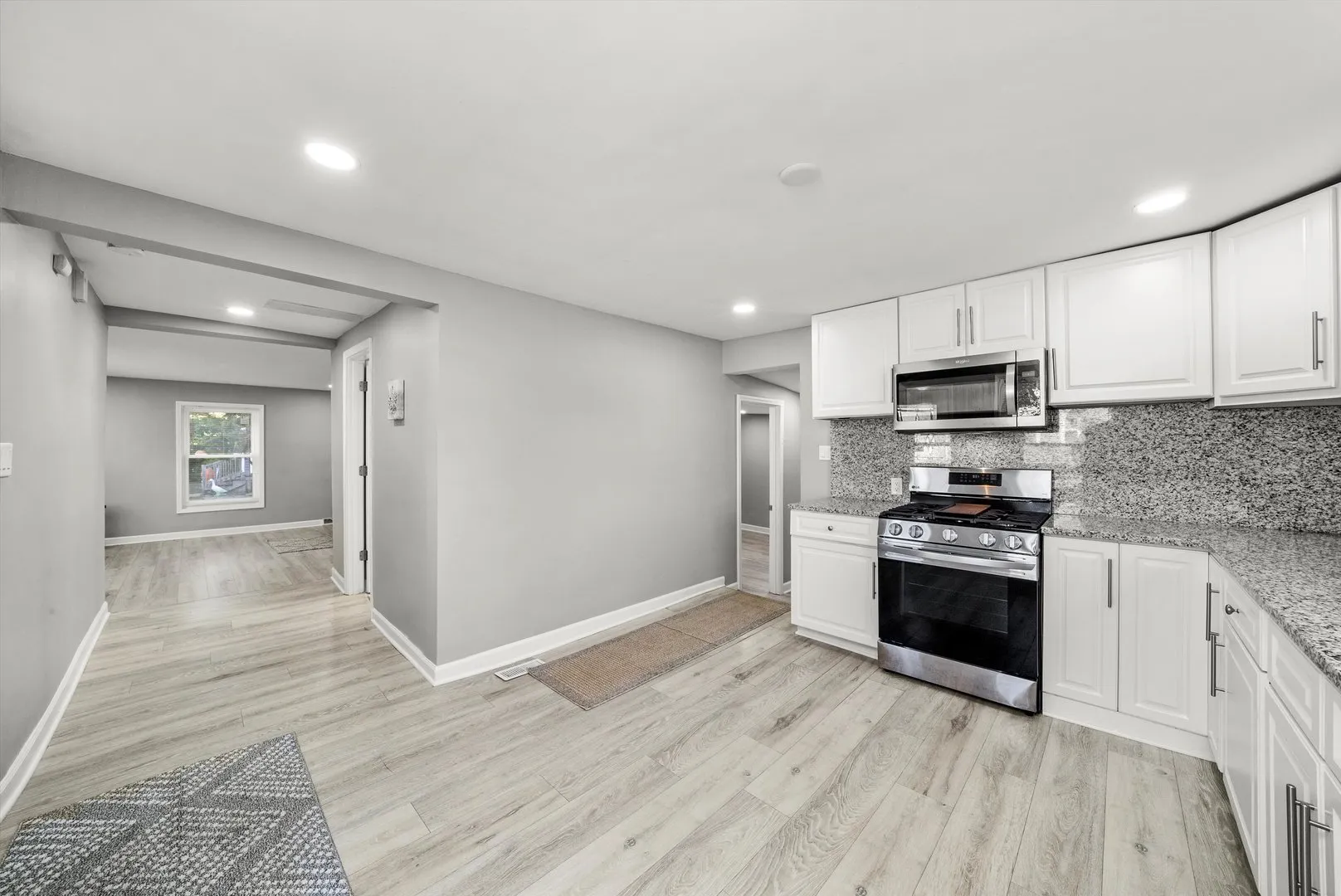 572 Middle Avenue IL