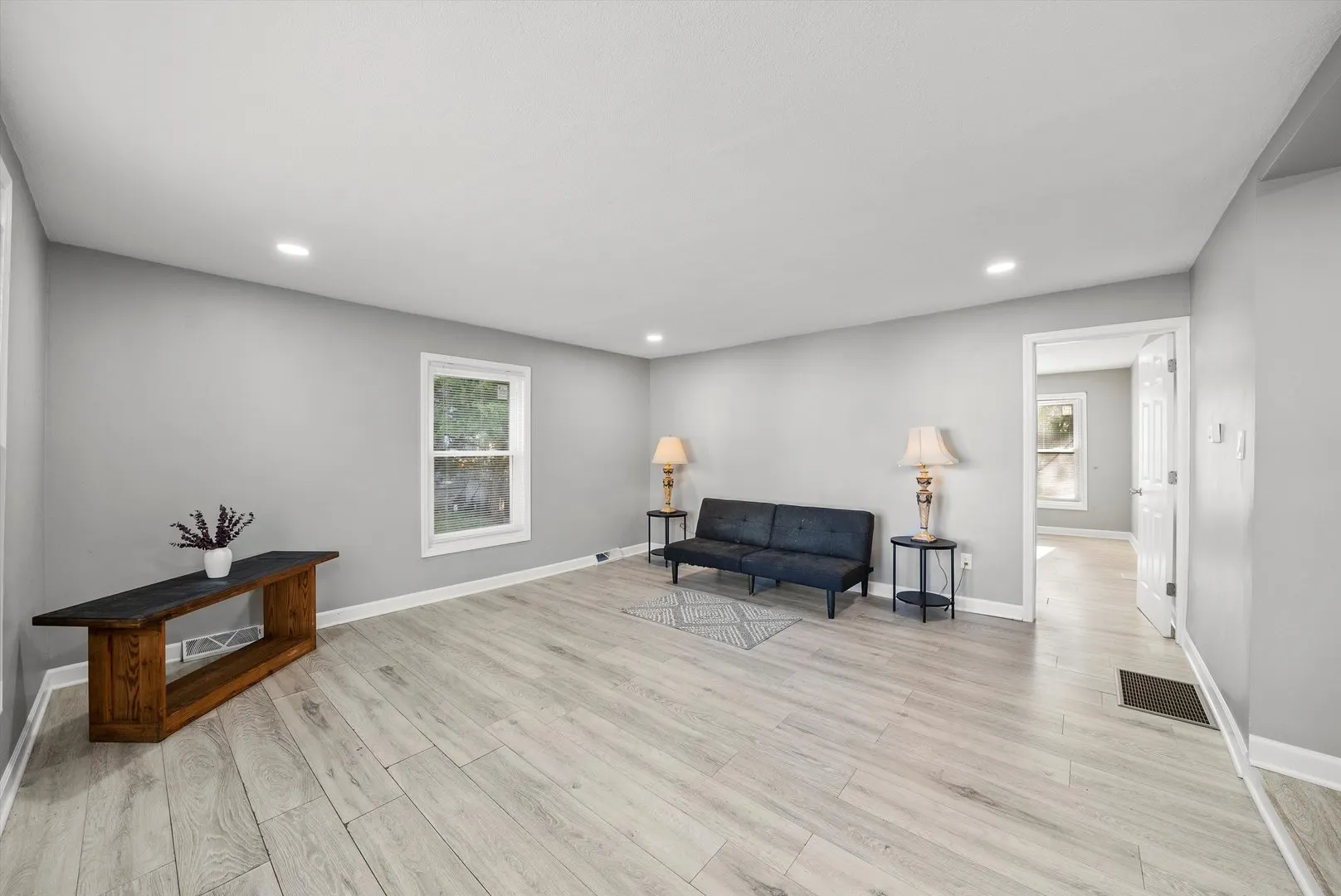 572 Middle Avenue IL