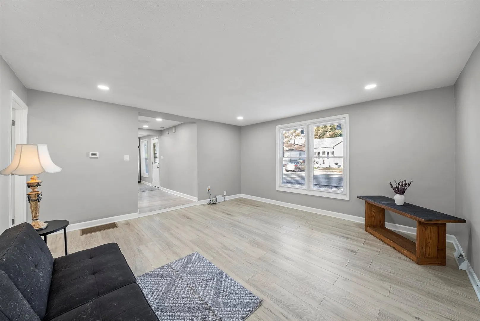 572 Middle Avenue IL