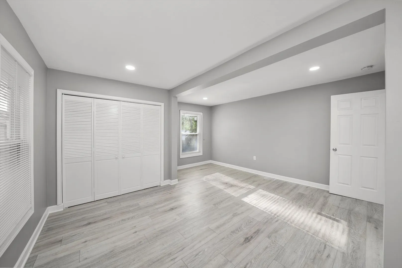 572 Middle Avenue IL