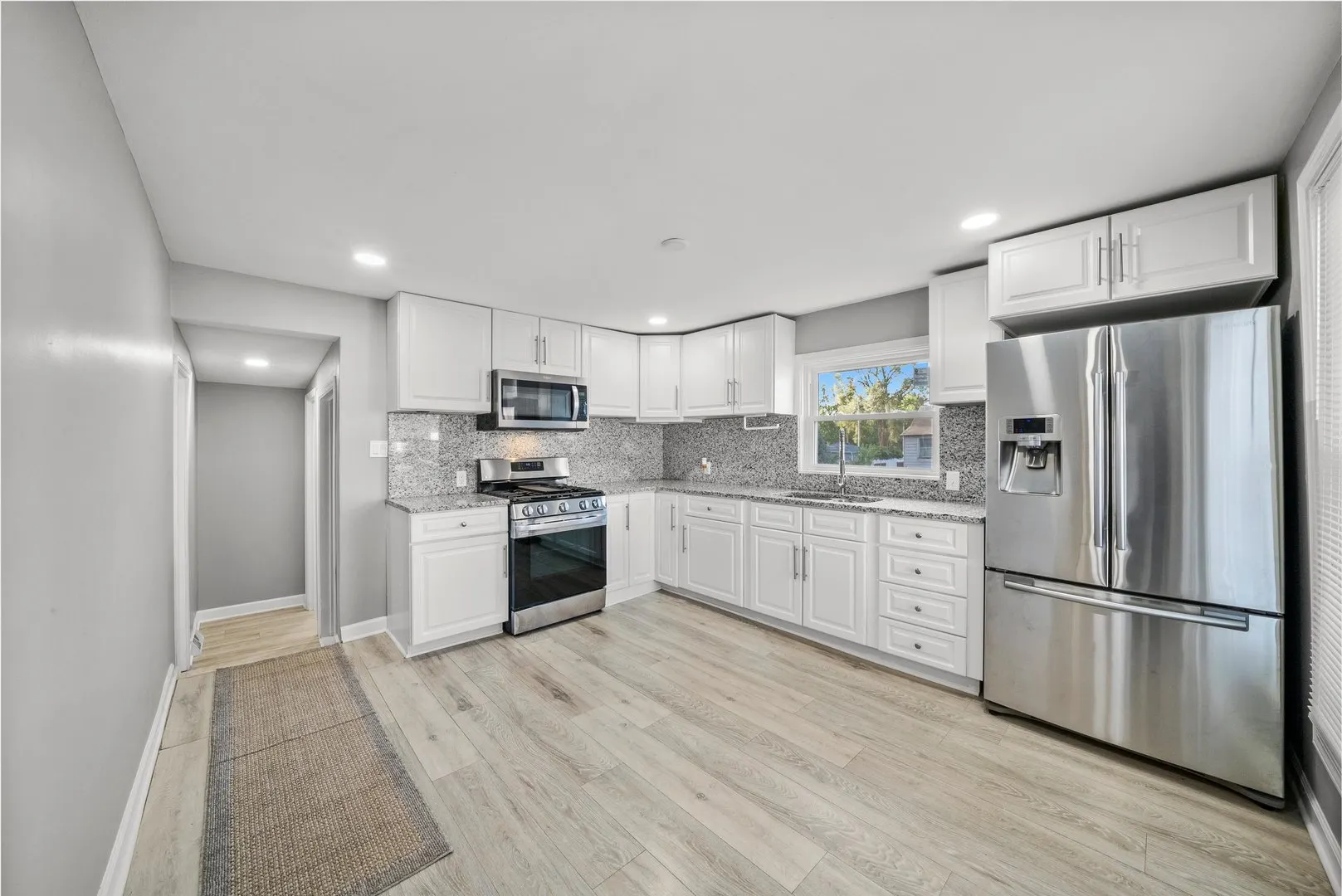 572 Middle Avenue IL