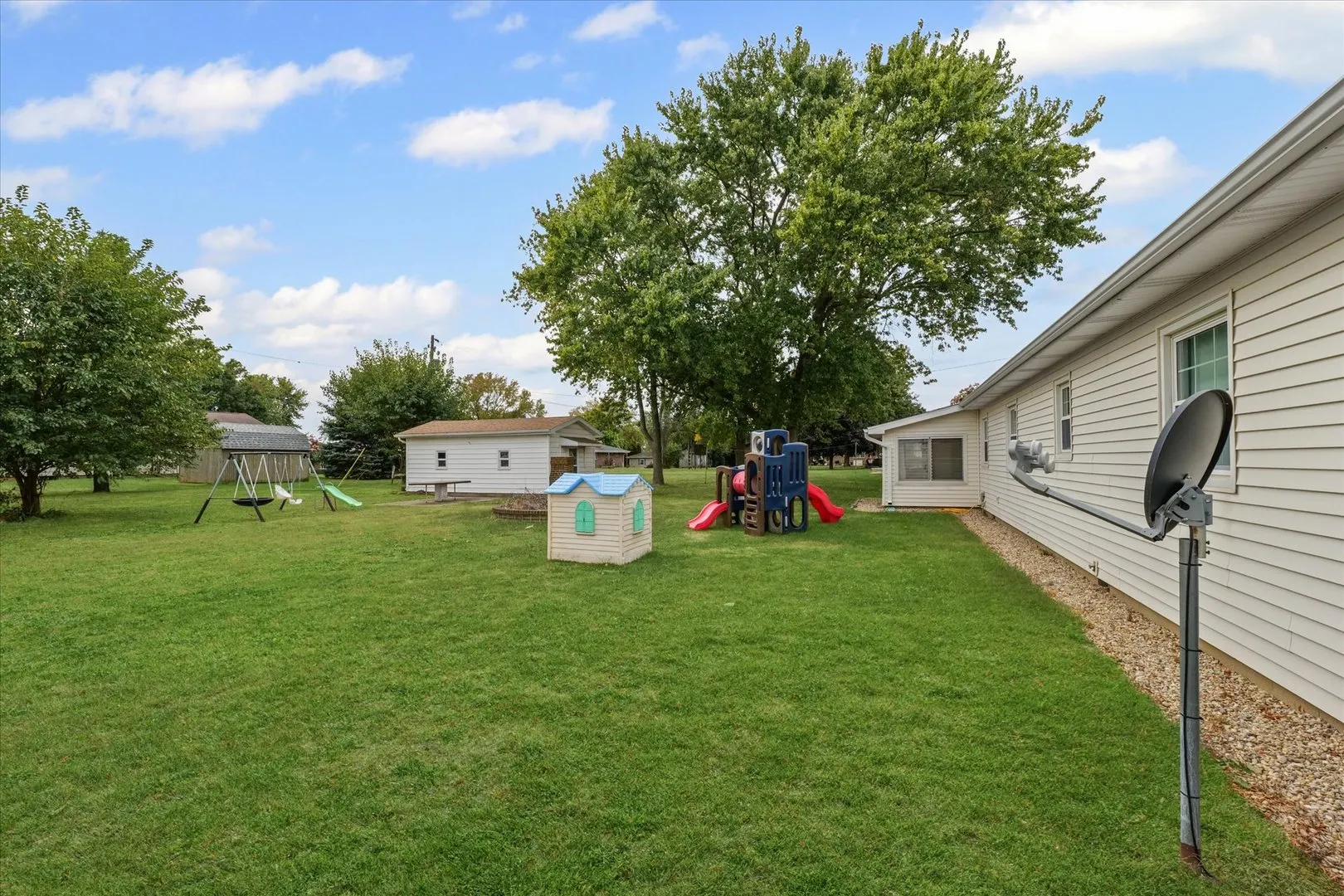 407 E Church Street IL