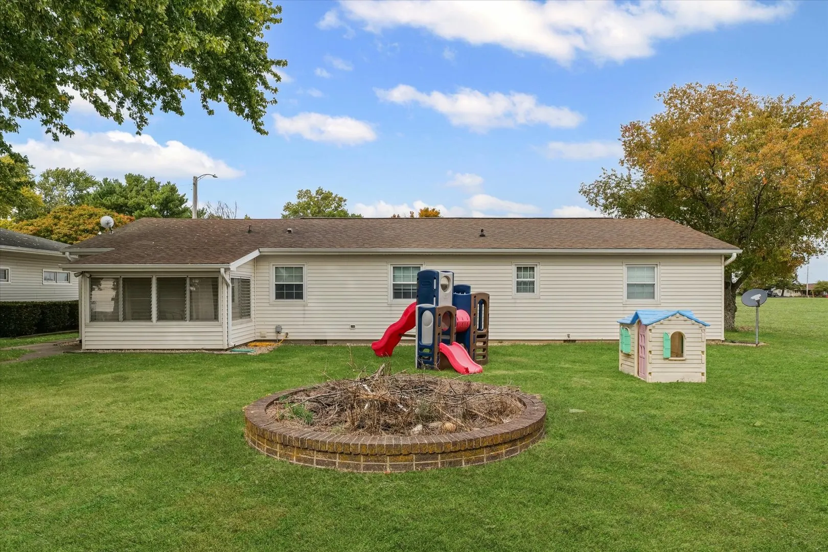 407 E Church Street IL