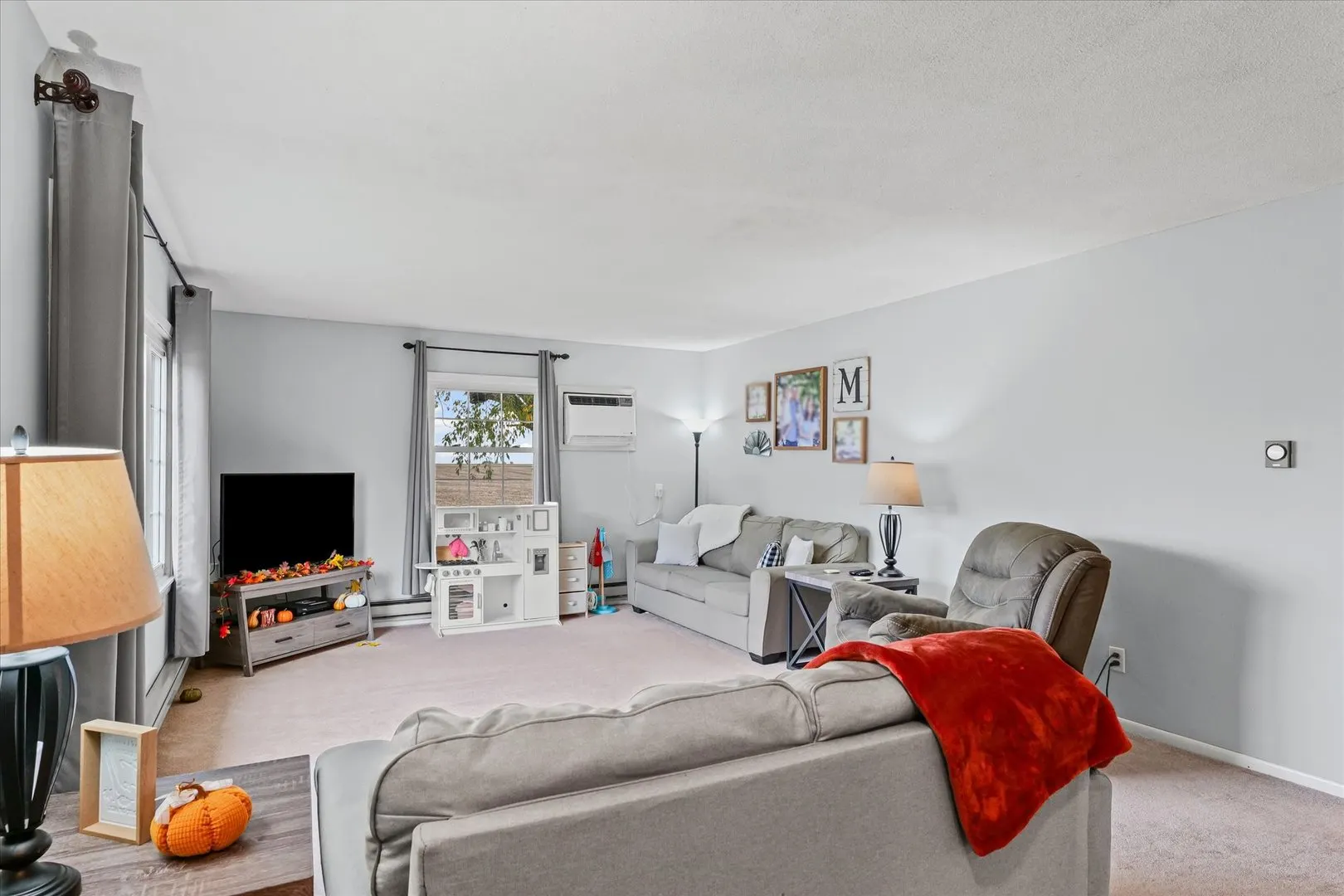 407 E Church Street IL