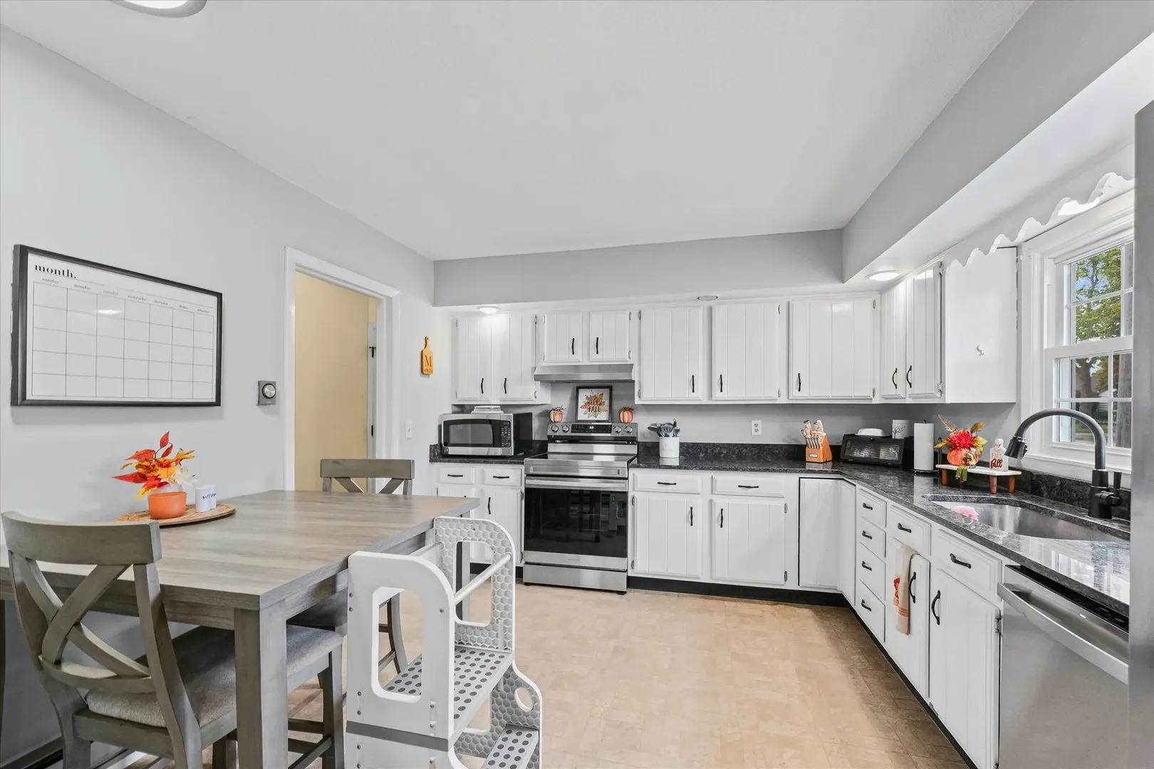 407 E Church Street IL