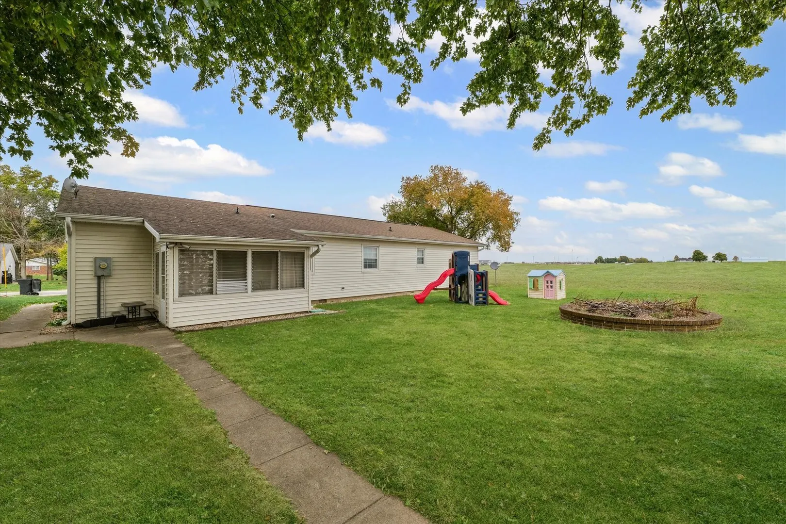 407 E Church Street IL