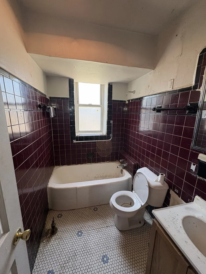 391 E Kensington Avenue IL